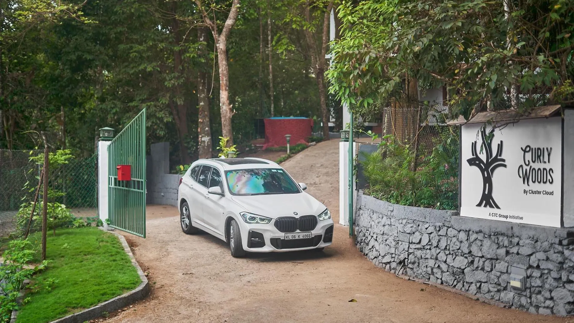 Curly Wood By Cluster Cloud Hotel Thekkady